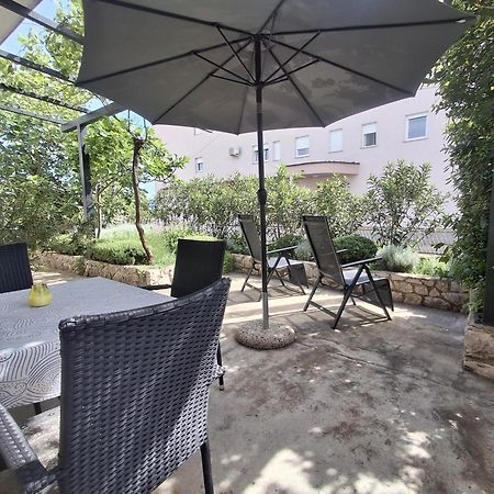 Apartman Vitamare 160 M From The Beach Novi Vinodolski Exterior photo