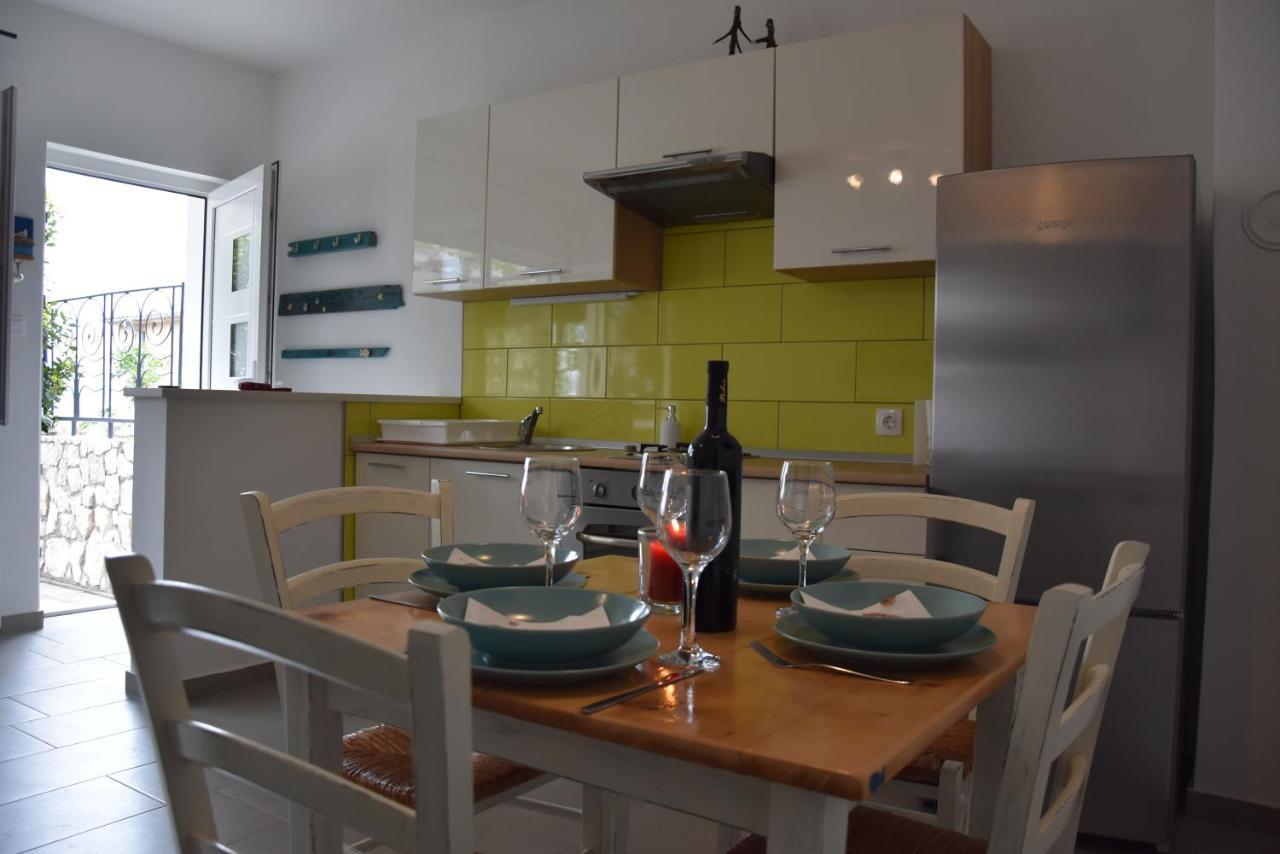 Apartman Vitamare 160 M From The Beach Novi Vinodolski Exterior photo