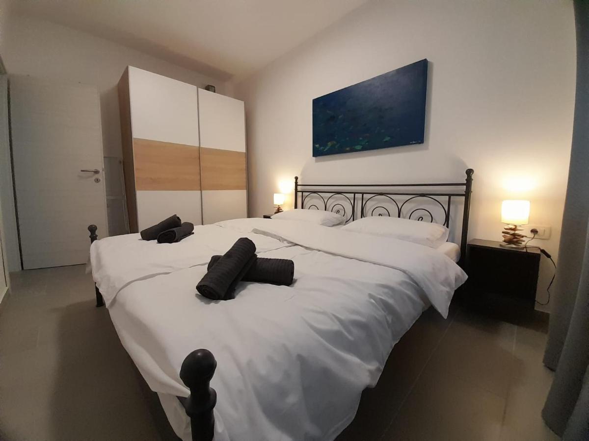 Apartman Vitamare 160 M From The Beach Novi Vinodolski Exterior photo