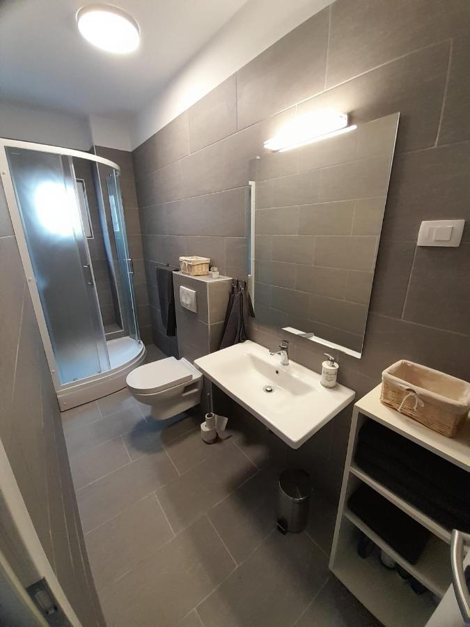 Apartman Vitamare 160 M From The Beach Novi Vinodolski Exterior photo