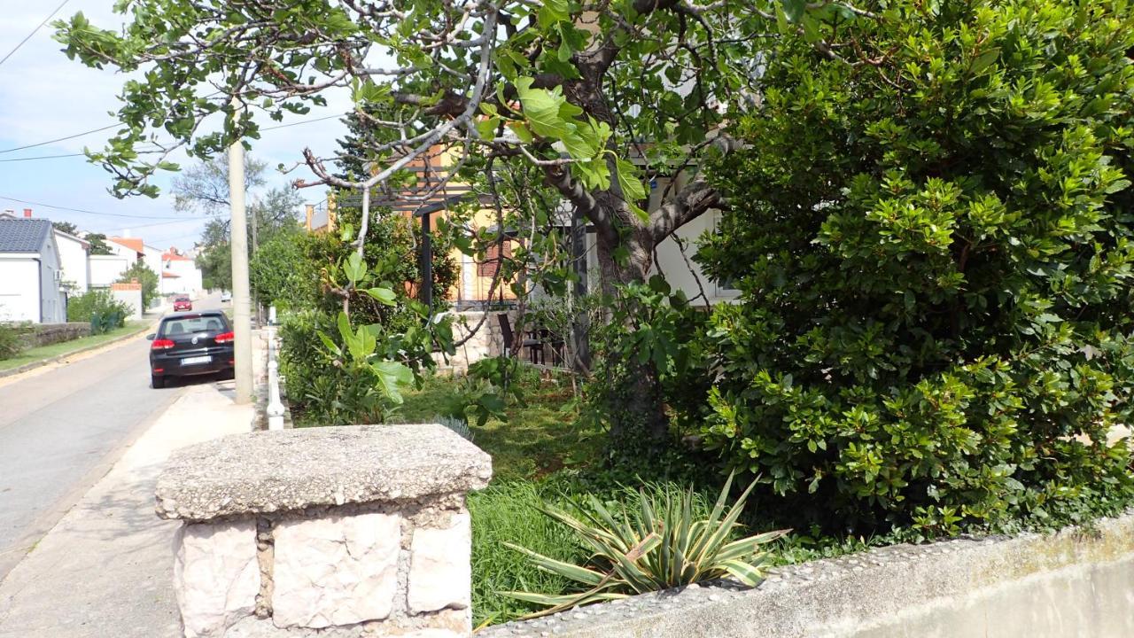 Apartman Vitamare 160 M From The Beach Novi Vinodolski Exterior photo