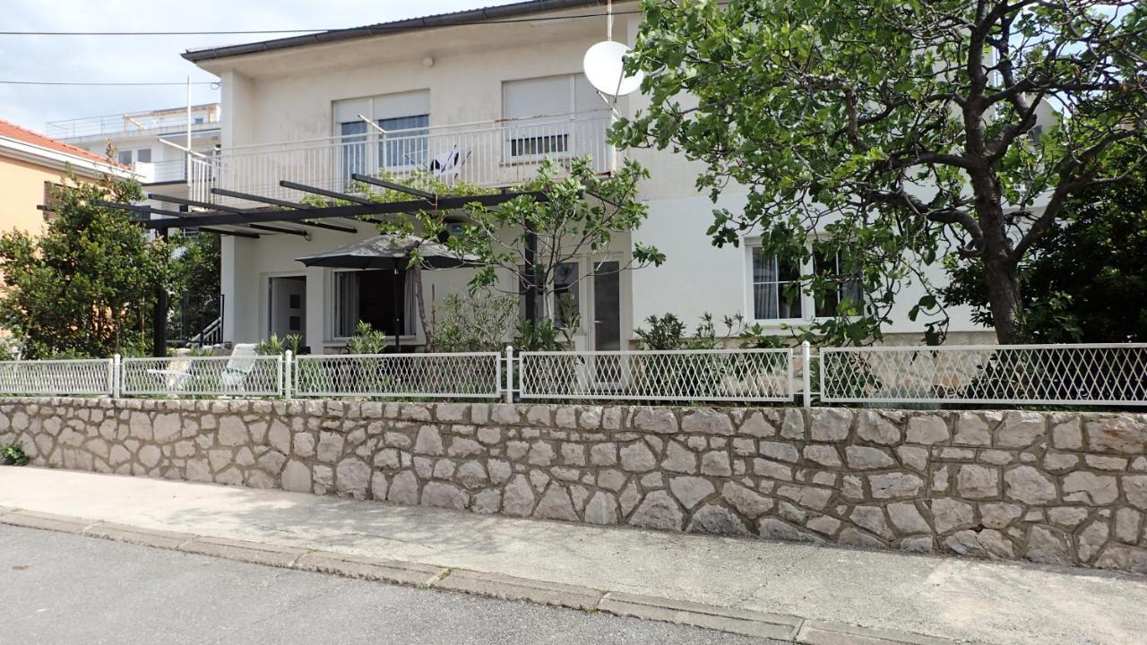 Apartman Vitamare 160 M From The Beach Novi Vinodolski Exterior photo
