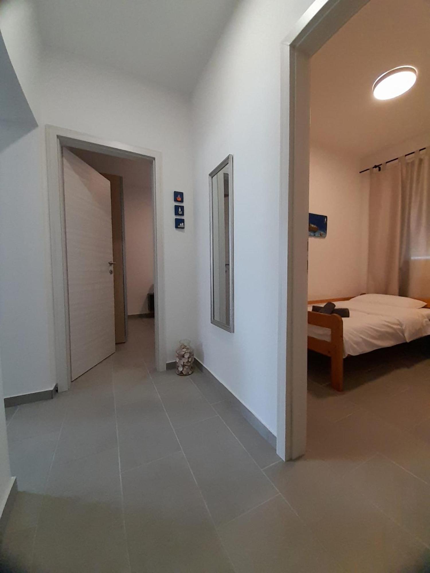 Apartman Vitamare 160 M From The Beach Novi Vinodolski Exterior photo