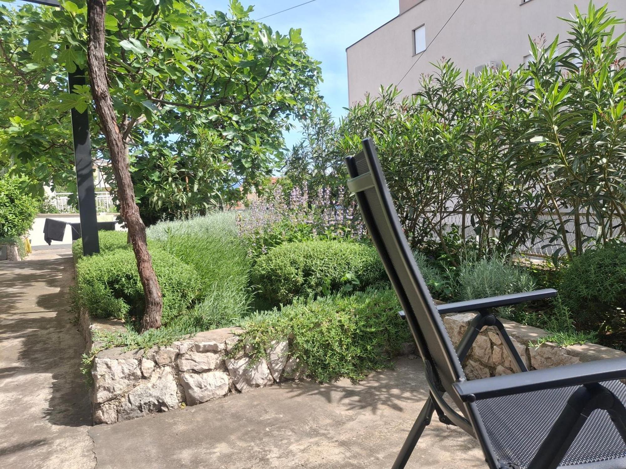 Apartman Vitamare 160 M From The Beach Novi Vinodolski Exterior photo